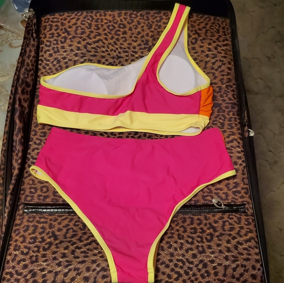NWOT SPRTY Colorblock One Shoulder 2 Piece Bikini, L (8-10), Pink/Orange/Yellow - Picture 3 of 3